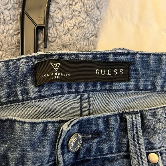 Guess - Picture 4 of 4